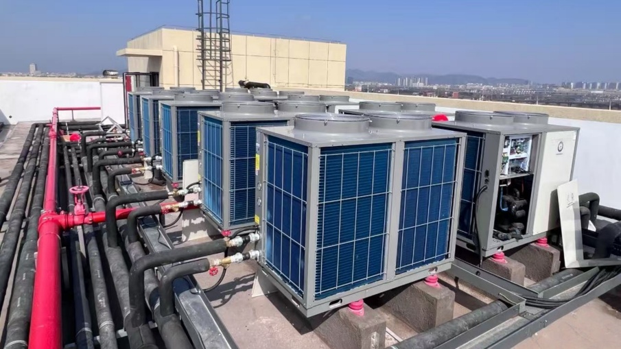 Ang mga self-built na factory building ay nilagyan ng dual-source heat pump system, na nagtatatag ng bagong modelo para sa low-carbon na supply ng enerhiya sa parke Ang mga self-built na factory building ay nilagyan ng dual-source heat pump system, na nagtatatag ng bagong modelo para sa low-carbon na supply ng enerhiya sa parke